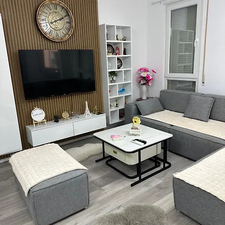 Bratti's Near Center And Mother Teresa Airport 地拉那