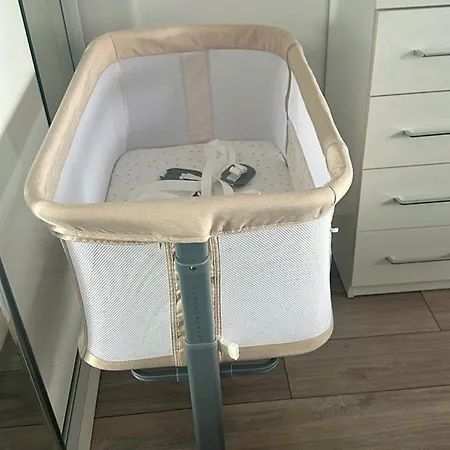 Bratti's Near Center And Mother Teresa Airport *