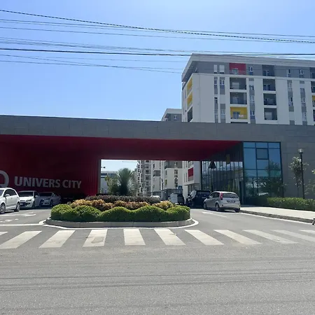 Bratti's Near Center And Mother Teresa Airport * 티라나