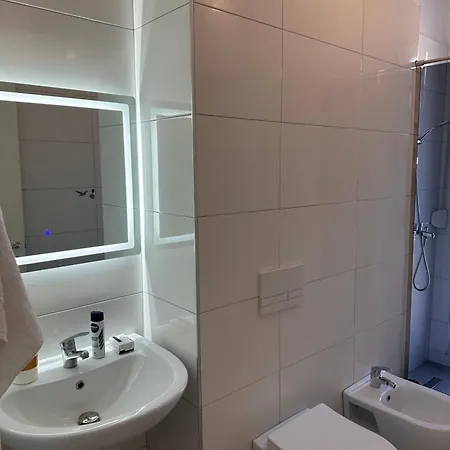 Appartement Bratti's Near Center And Mother Teresa Airport Tirana