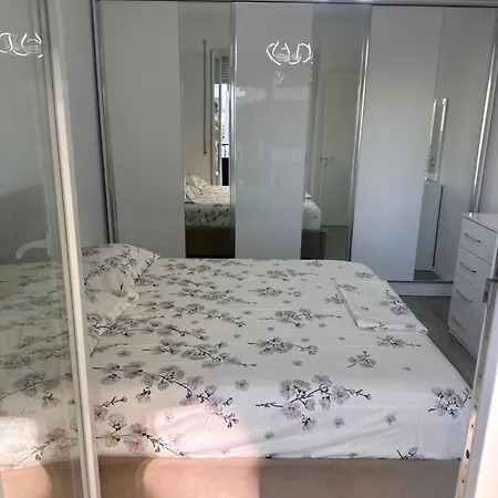 Bratti's Near Center And Mother Teresa Airport Apartment Tirana