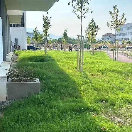 아파트 Bratti's Near Center And Mother Teresa Airport *