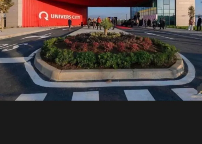 Tirana, Beautifull Near Mother Teresa Int Airport 아파트